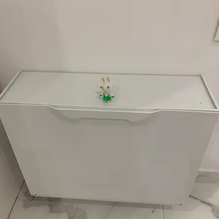 White 아테네